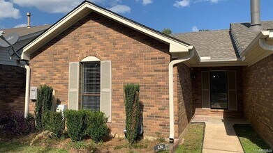 Building Photo - 536 Hollow Wood Rd