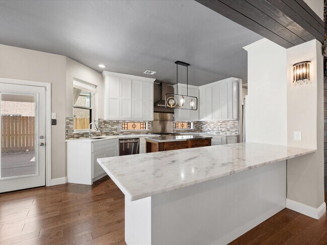 Building Photo - 3410 Marywood Dr