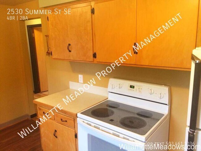 Building Photo - 2530 Summer St SE