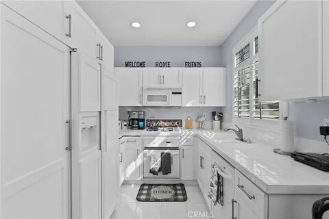 Building Photo - 27905 Crown Ct Cir