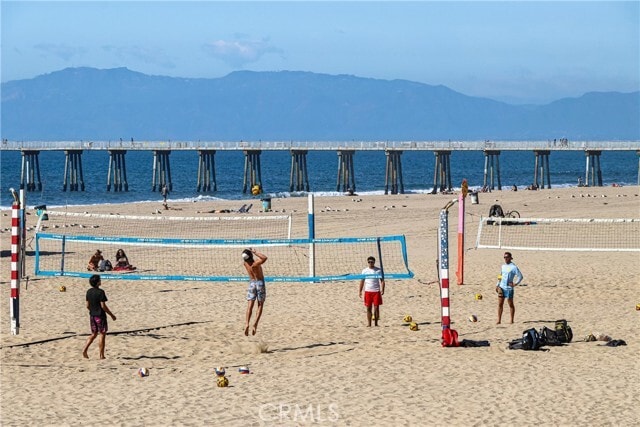 Building Photo - 532 The Strand