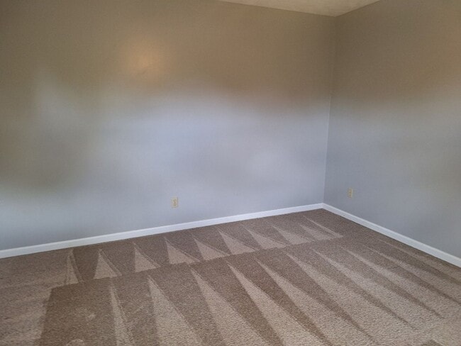 Building Photo - 4bd/3 bath located in desirable neighbor in Fox Den Subdivision in West Knoxville