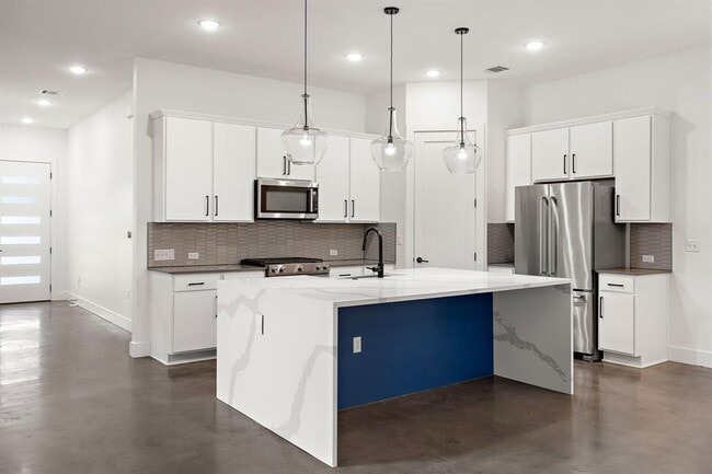 Building Photo - 4602 Mt Vernon Dr