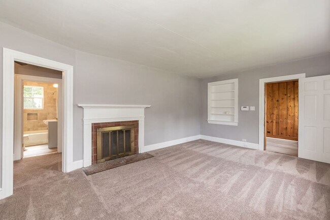 Building Photo - 405 Forest Hill Ave