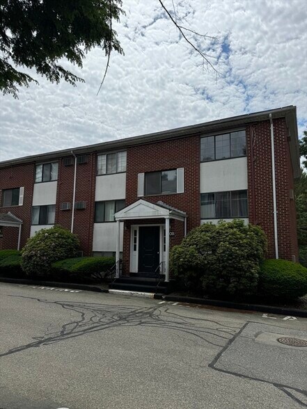 Building Photo - 30 Colonial Dr