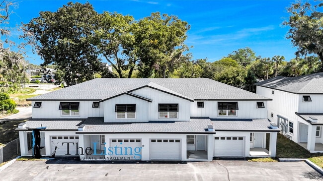 Building Photo - 39 SE 15th Terrace