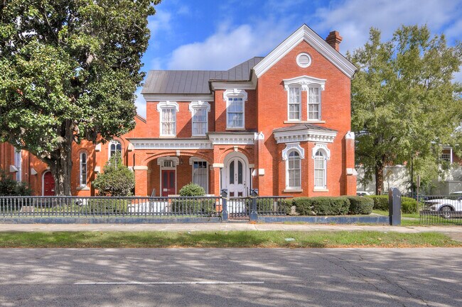 Primary Photo - 629 Greene St