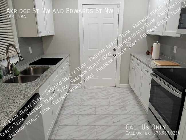 Building Photo - 1471 Akridge St NW