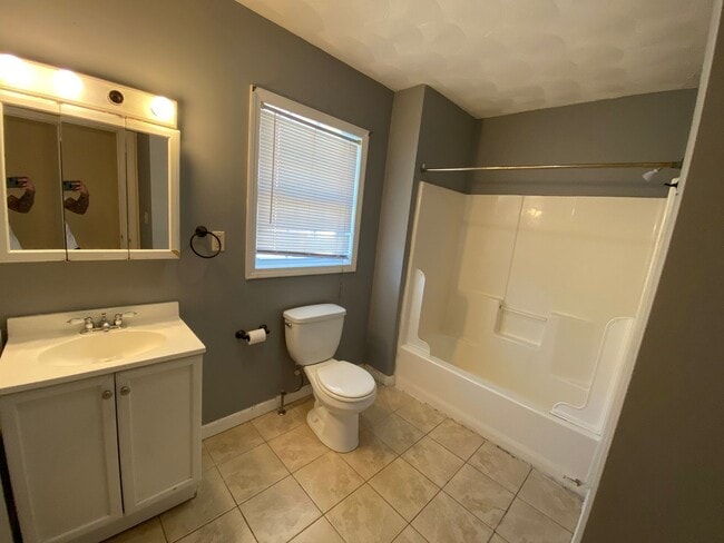 Building Photo - Spacious Newly Constructed  4 Bed 2 Bath T...