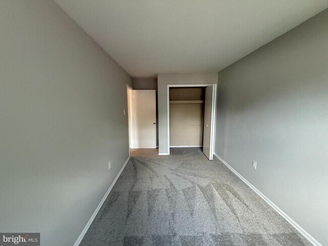 Building Photo - 2870 Beechtree Ln