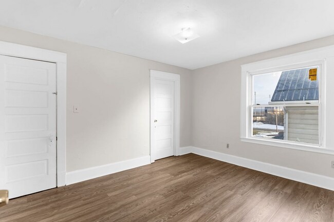 Building Photo - 826 Michigan Ave