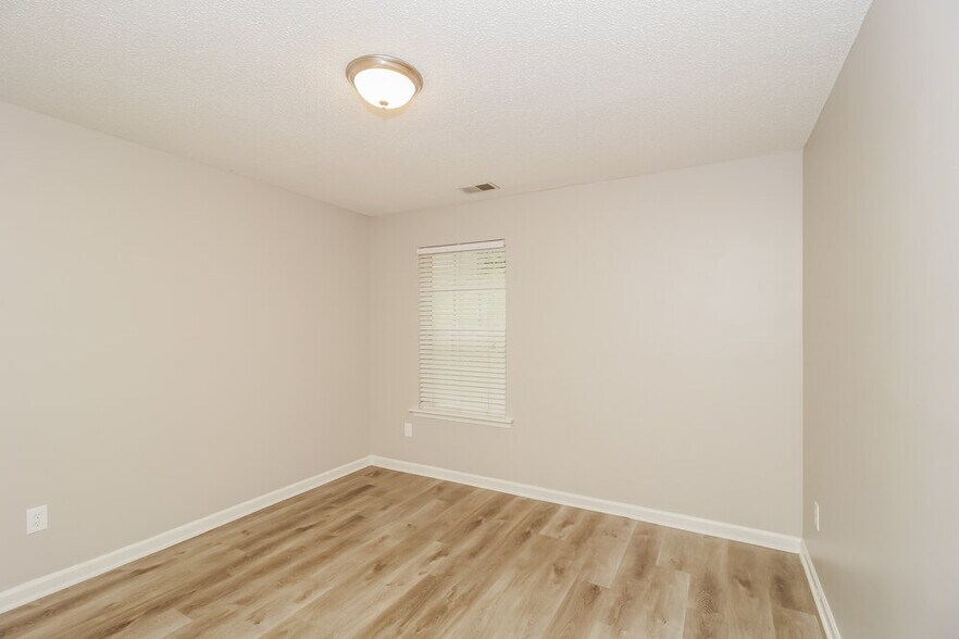 Building Photo - 1260 Augusta Woods Dr
