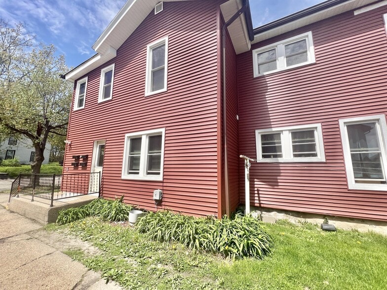 Building Photo - 306 N Academy St