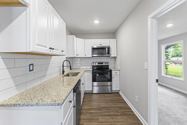 Building Photo - 321 Mill St