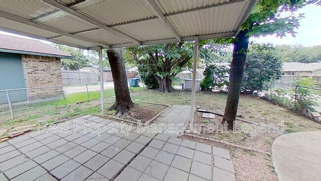 Building Photo - 1824 Addington Dr