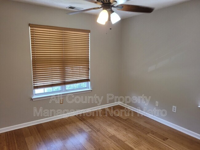 Building Photo - 1115 Crabapple Lk Cir