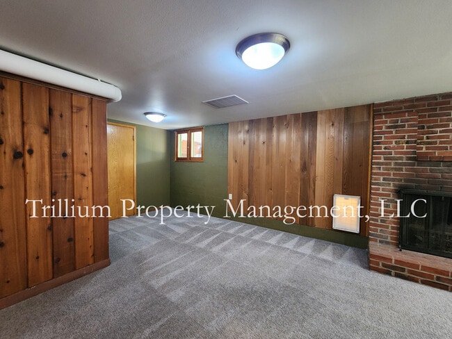 Building Photo - 405 SE 68th Ave