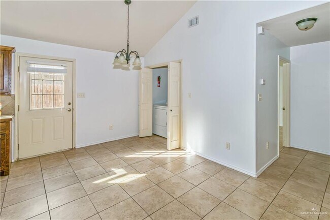 Building Photo - 15 West Dr