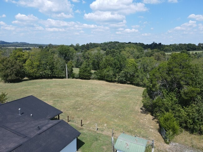 Building Photo - 1503 Cornersville Hwy