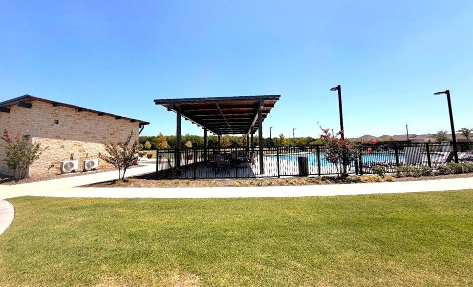 Building Photo - 1141 Catclaw Rd