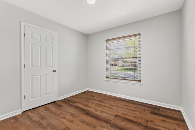 Building Photo - 1576 Springfield Dr
