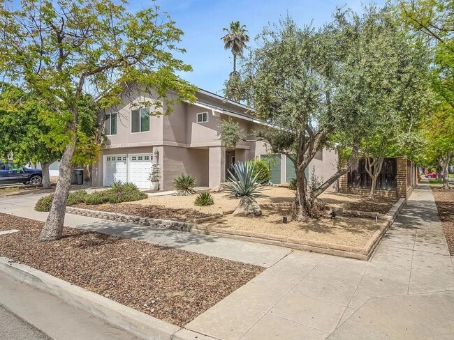 Building Photo - Beautifully Updated North Fresno 3/3