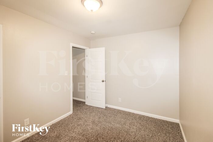 Building Photo - 3758 Aldea Dr
