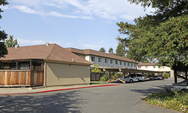 Building Photo - Valley Oak Park Apartments