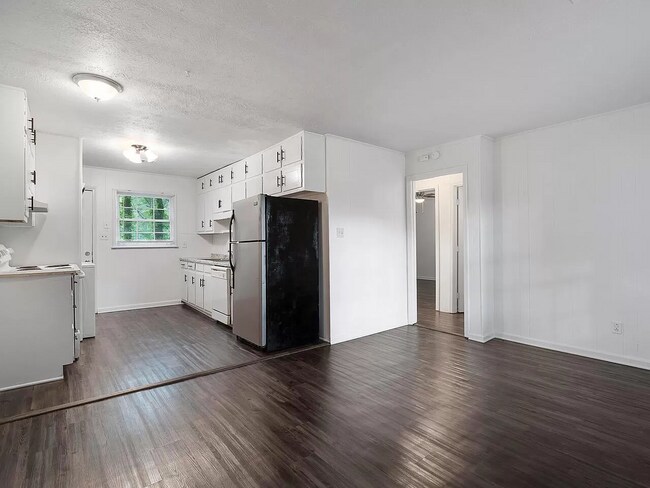 Building Photo - 2540 Joe Jerkins Blvd