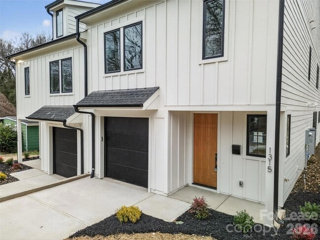 Building Photo - 1315 Condon St
