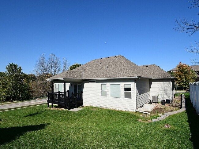 Building Photo - 19527 Shadow Ridge Dr