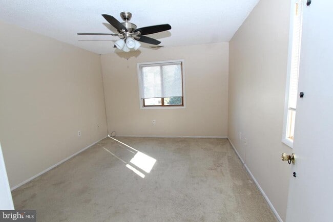 Building Photo - 2202 Aspen Dr