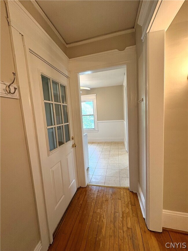 Building Photo - 71 Chedell Pl