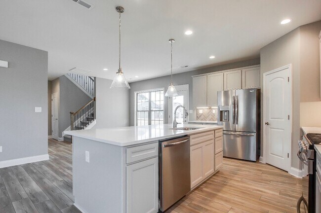 Building Photo - Gorgeous Newer Construction Home!