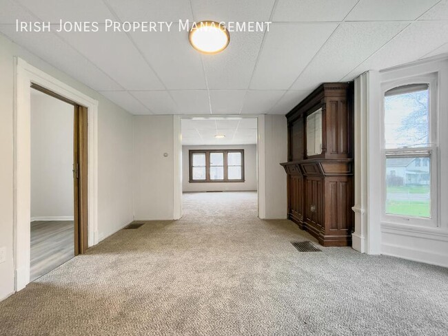 Building Photo - 270 Locust St