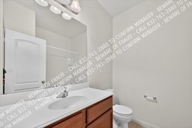 Building Photo - 2126 Redbud Dr