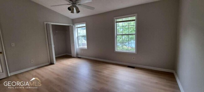Building Photo - 3529 Mt Vernon Cir