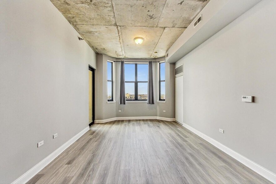 Building Photo - 1464 S Michigan Ave