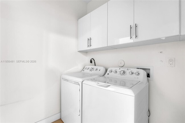 Building Photo - 10250 NW 76th Terrace