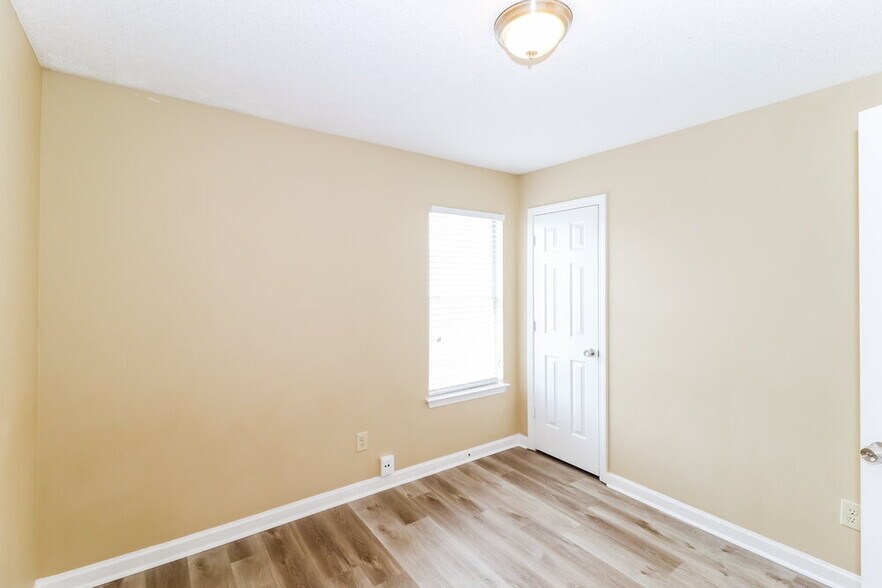 Building Photo - 1837 Black Bear Cir W