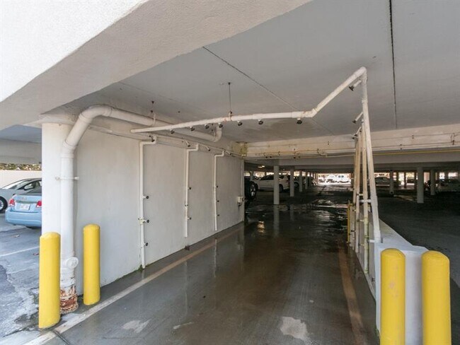 Building Photo - 750 N Ocean Blvd