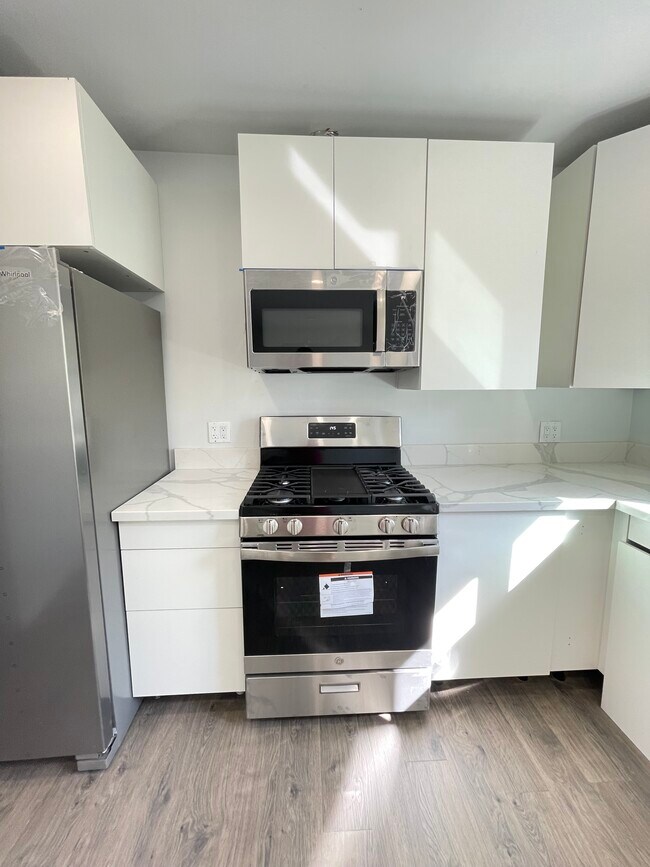 Building Photo - 1286 S Redondo Blvd