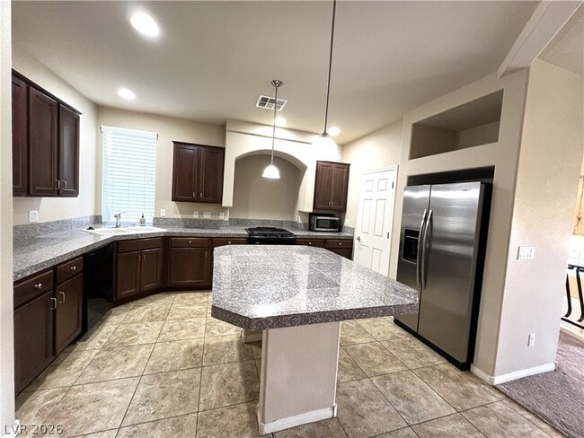 Building Photo - 6789 Flamenco Ct