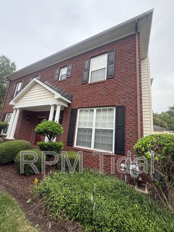 Building Photo - 5813 Ludington Dr