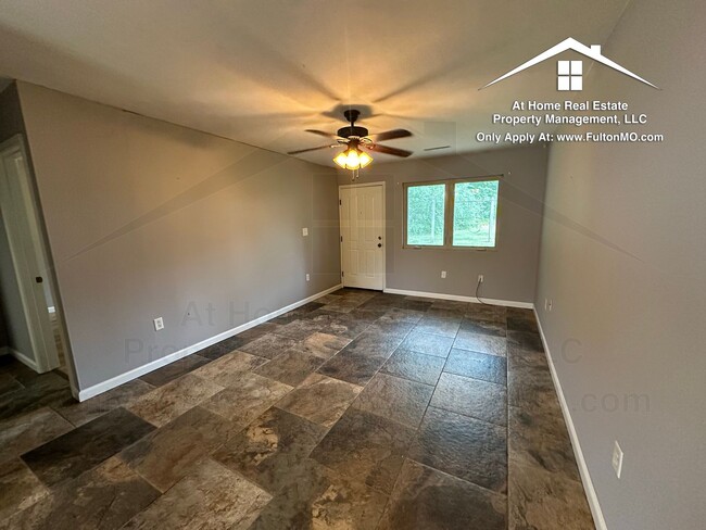 Building Photo - 107 Spruce Dr