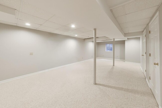 Building Photo - 417 Ashbury Dr