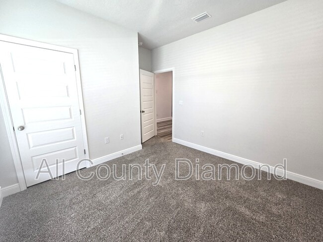 Building Photo - 4861 Sweetspire Dr