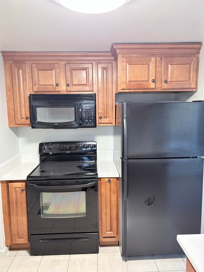 Building Photo - 2 Arabian Ct