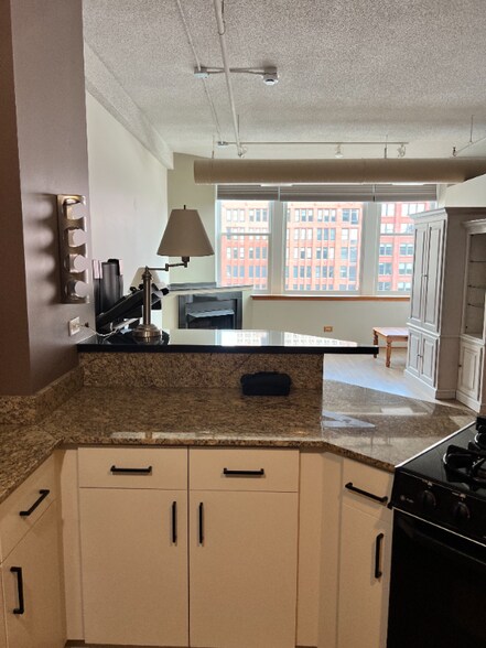 Building Photo - 161 W Harrison St