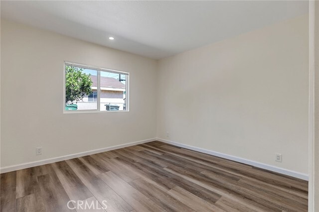 Building Photo - 618 E Erna Ave